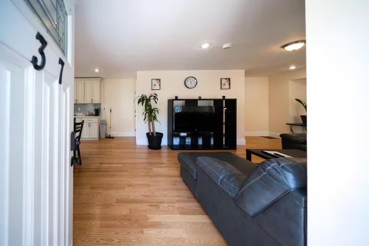 37 - 3Br Quincy - Cozy Townhouse Near Blue Hills Apartment Exterior photo