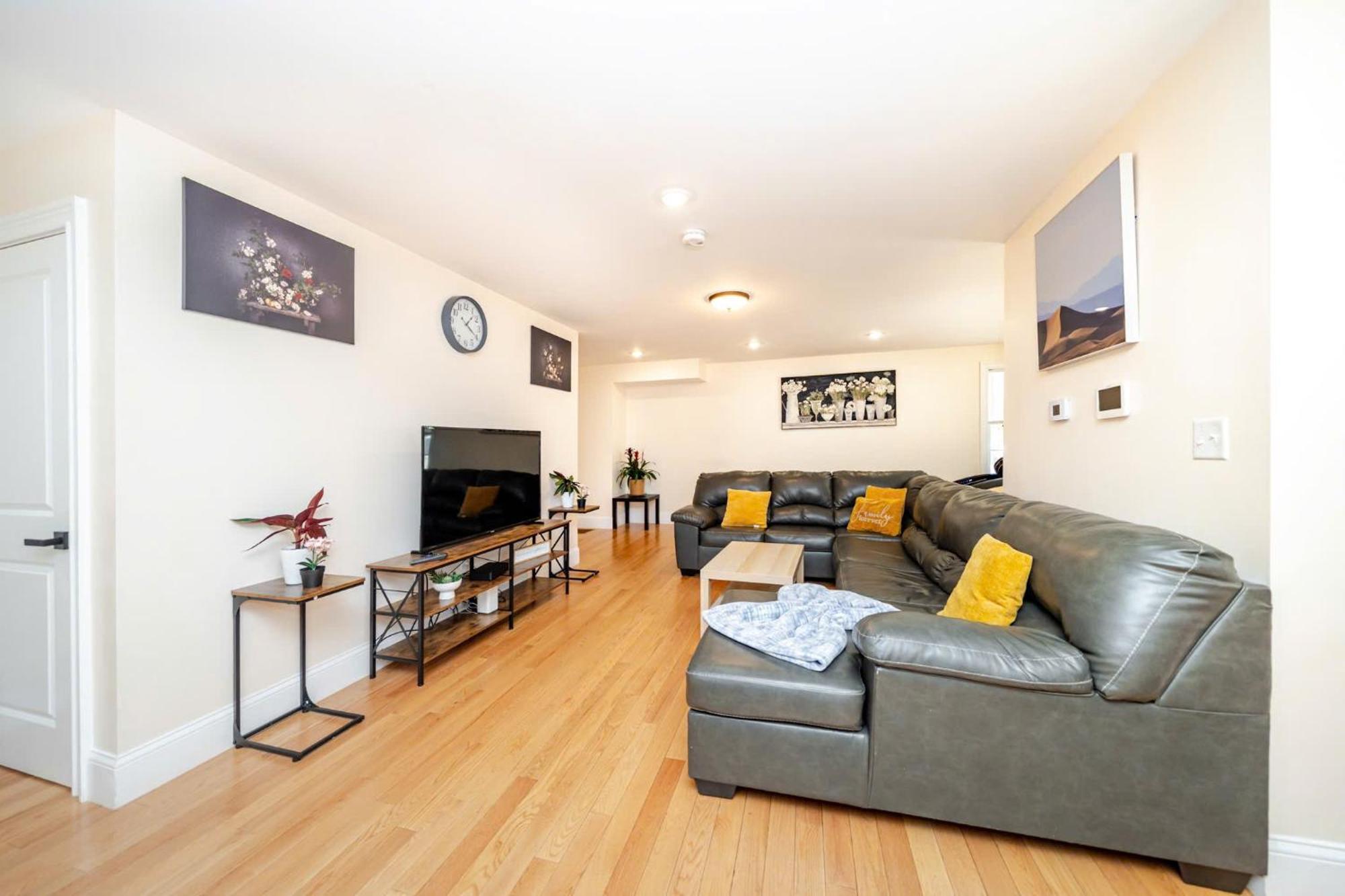 37 - 3Br Quincy - Cozy Townhouse Near Blue Hills Apartment Exterior photo
